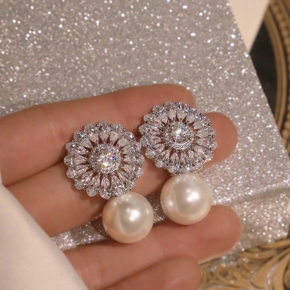 925 Sterling Silver Imitation Pearl Stud Earring - Picture 2 of 10